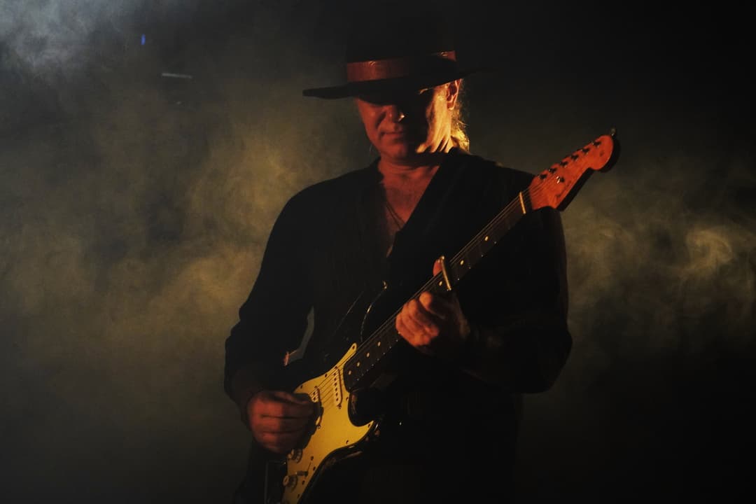 0b37ca82-0441-4c53-b18f-adf1a55d351c